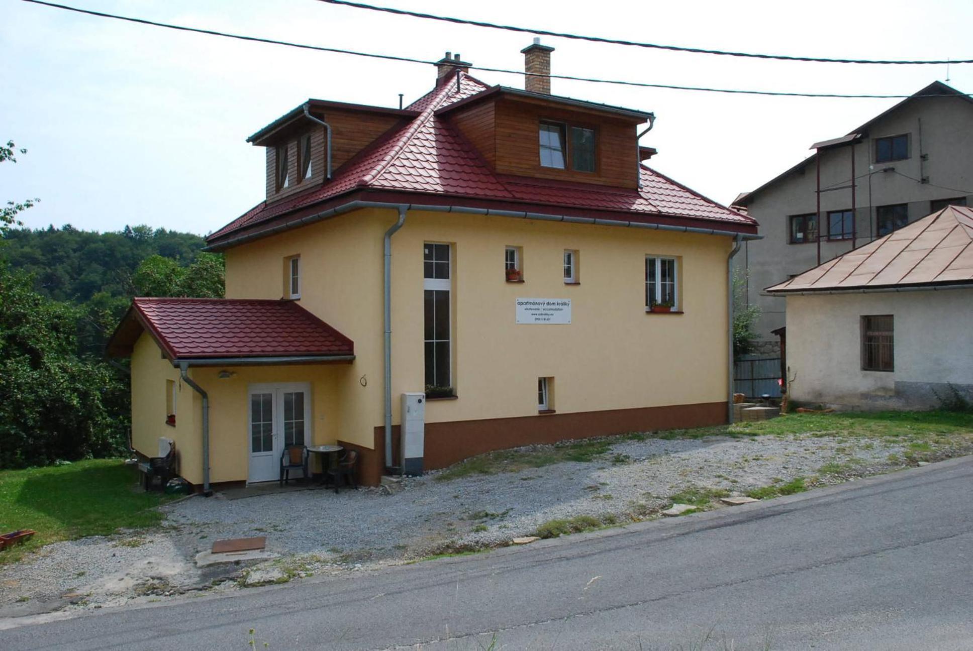 Apartmánový Dom Králiky Esterno foto